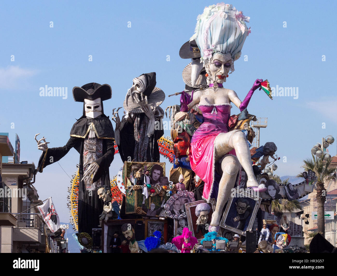 Viareggio, Italien. 26. Februar 2017.  allegorische Schwimmer am Karneval von Viareggio statt 26. Februar 2017 Credit: Landschaft von Sardinien/Alamy Live News Stockfoto