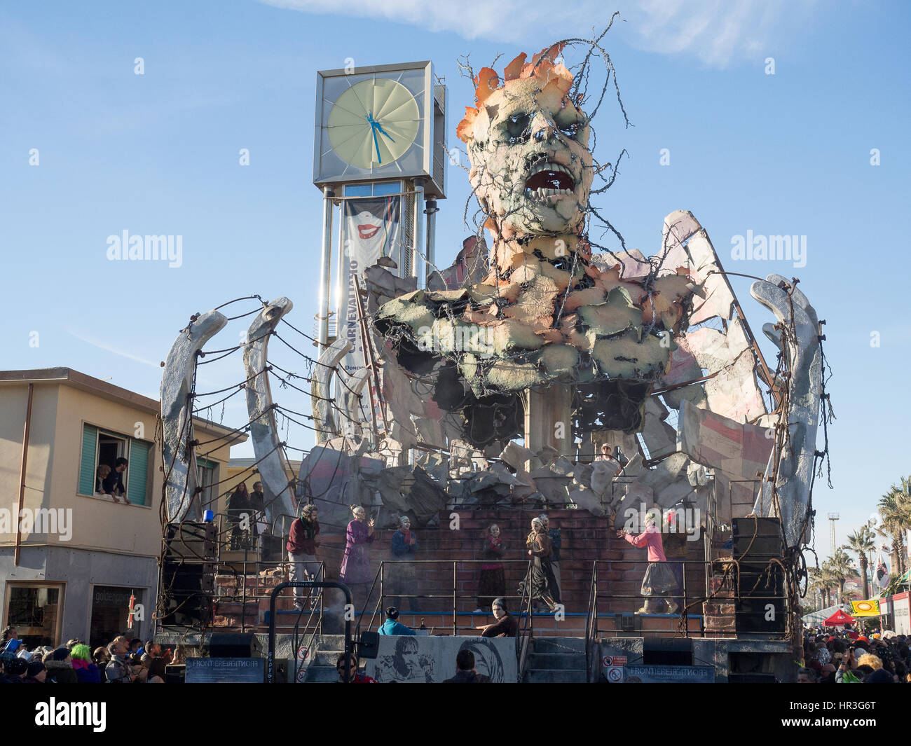 Viareggio, Italien. 26. Februar 2017.  allegorische Schwimmer am Karneval von Viareggio statt 26. Februar 2017 Credit: Landschaft von Sardinien/Alamy Live News Stockfoto