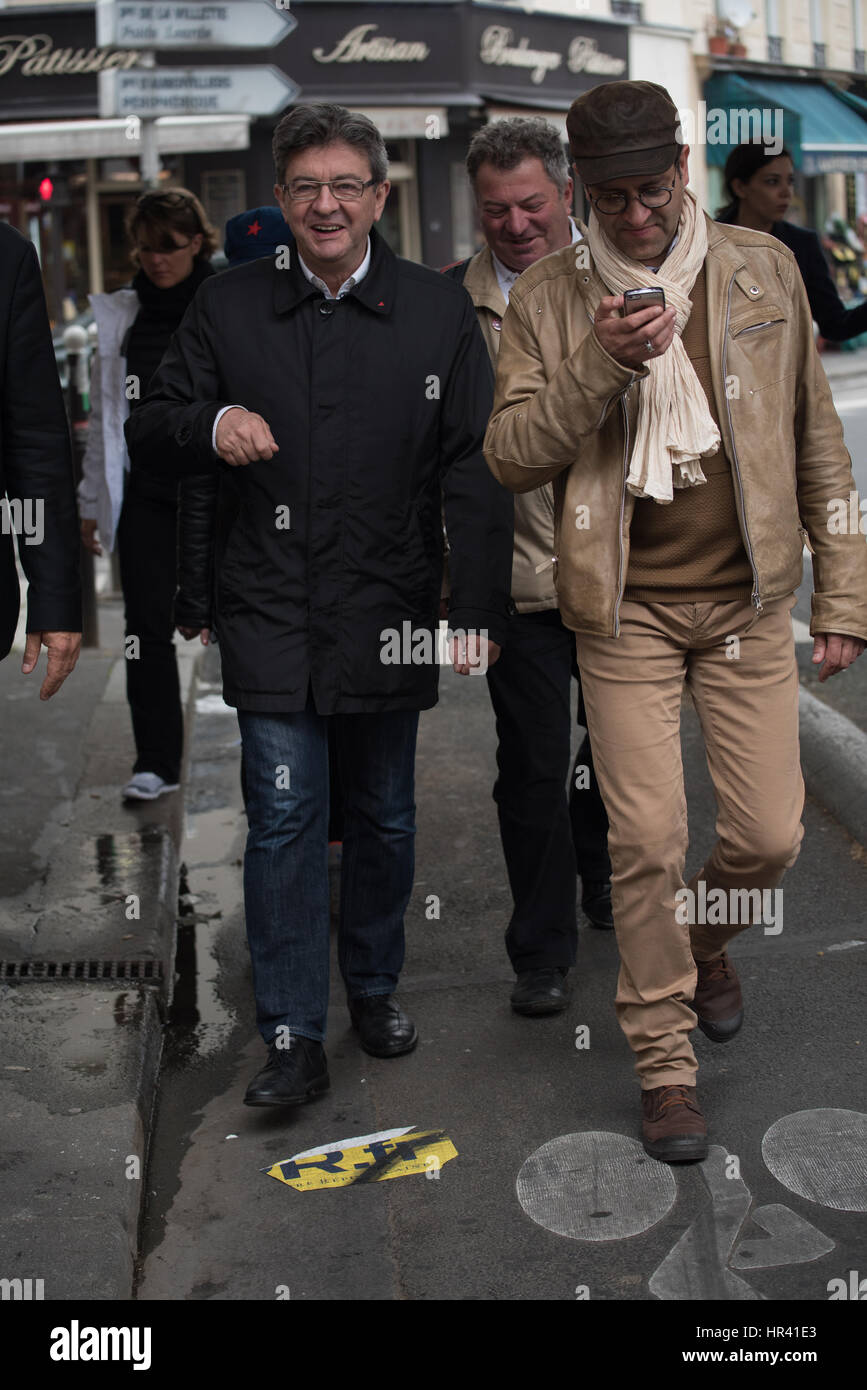 der kurfürstlichen Meeting Place Stalingrad, Jean-Luc Mélenchon mit Mitarbeitern kreuzen rue de paris Stockfoto