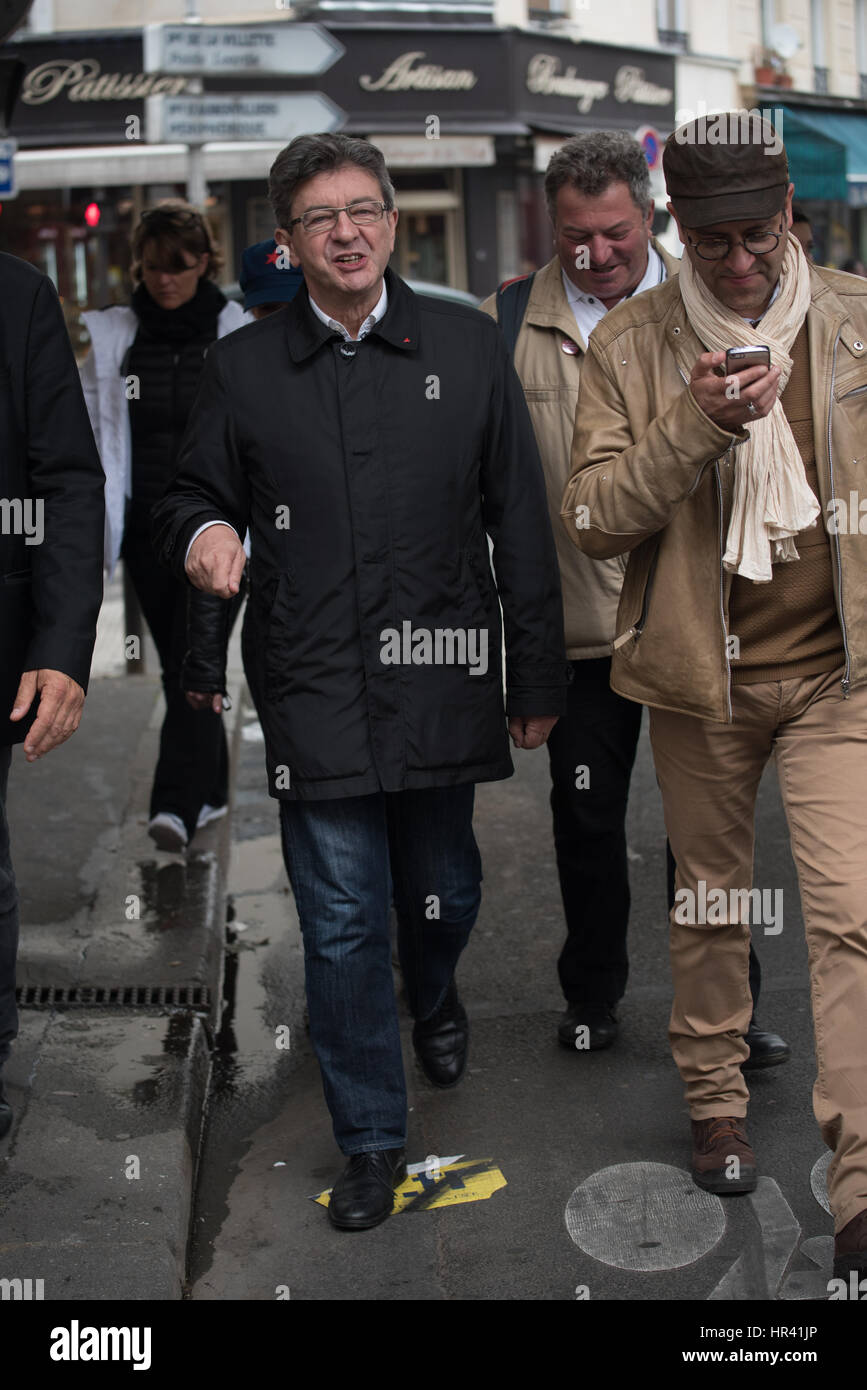 der kurfürstlichen Meeting Place Stalingrad, Jean-Luc Mélenchon mit Mitarbeitern kreuzen rue de paris Stockfoto