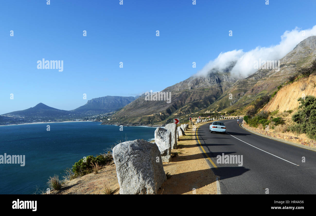 Blick auf Hout Bay von Chapmans Peak Drive in der Nähe von Cape Town, South Africa gesehen. Stockfoto