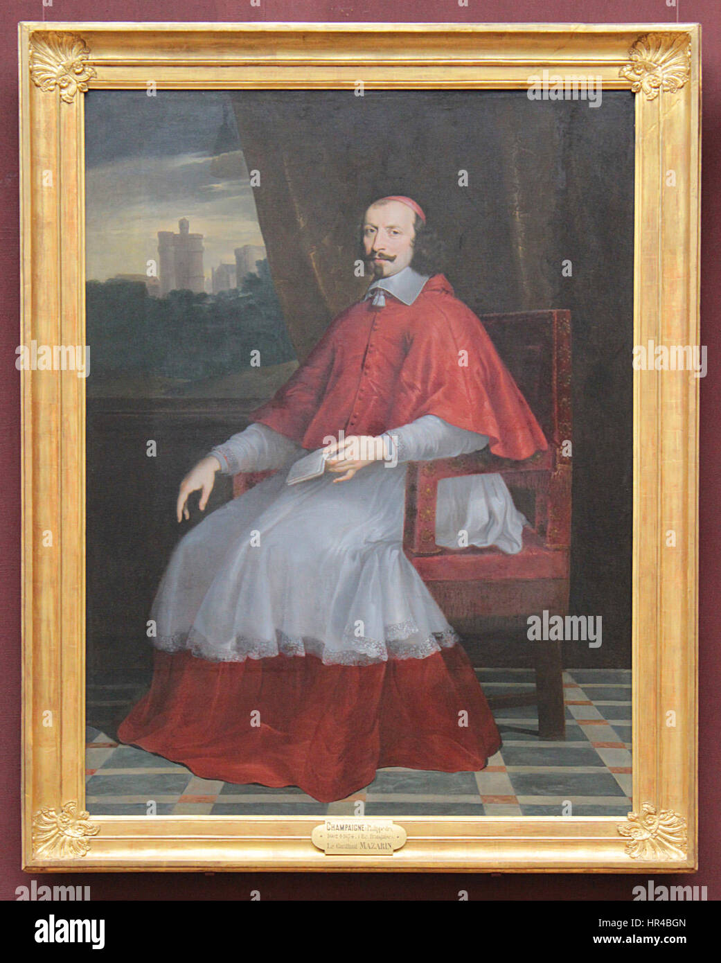„Le Cardinal Mazarin“ von Philippe de Champaigne ist ein Porträt des französischen Kardinals, der als Oberminister von König Ludwig XIV. Diente. Das Gemälde fängt den würdevollen Ausdruck des Kardinals ein, eingerahmt von reicher Kleidung und einem düsteren Hintergrund. Champaignes Verwendung realistischer Details in den Gesichtszügen und der Textur der Gewänder vermittelt sowohl Autorität als auch ein Gefühl ruhiger Introspektion. Stockfoto