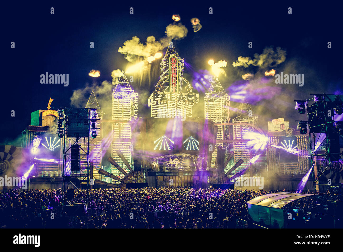 Das Publikum beim Boomtown Festival, England, Großbritannien Stockfoto
