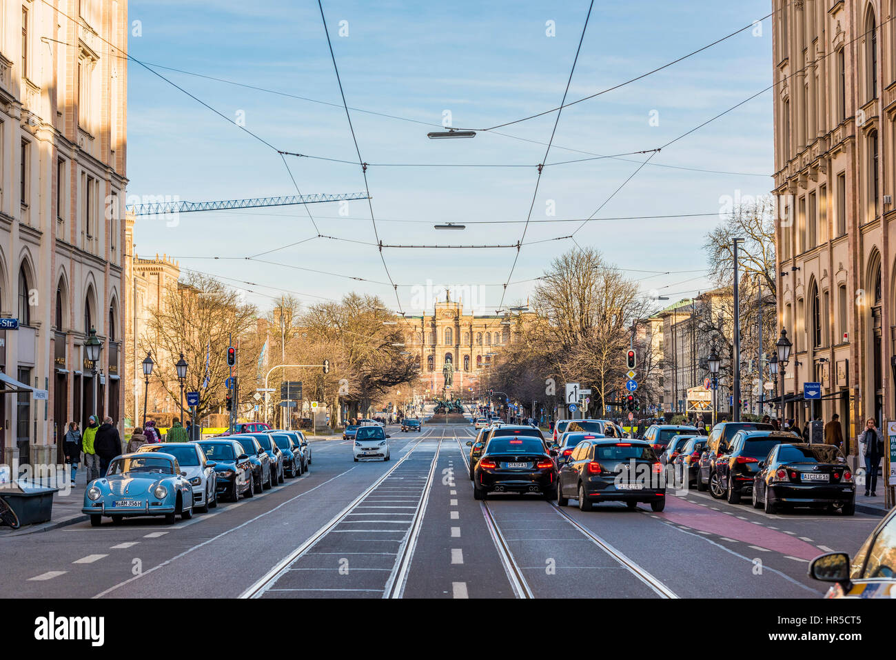 Streetlife Maximilianstraße, München, Deutschland Stockfotografie - Alamy