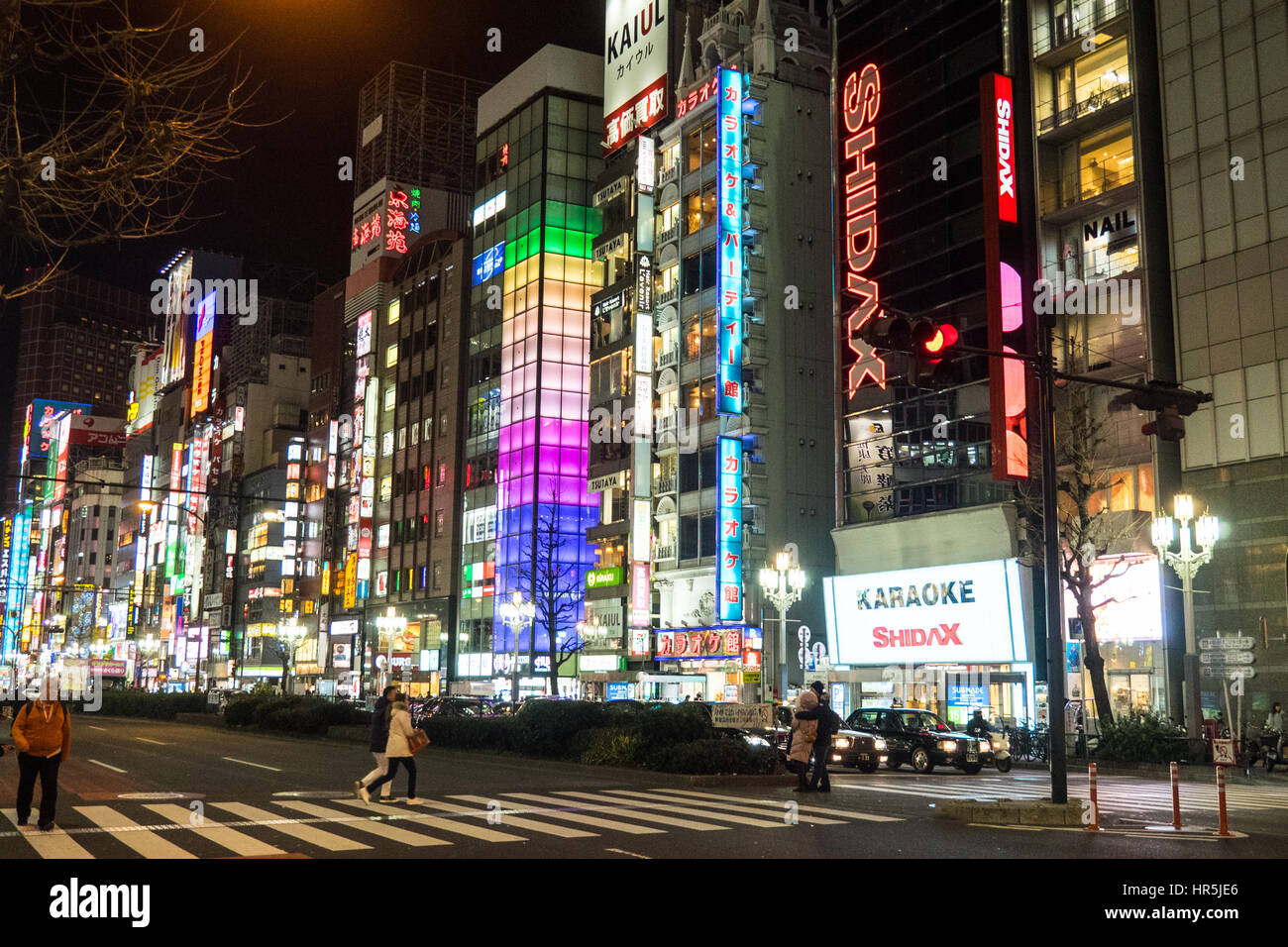 Die Nachtbeleuchtung der Unterhaltung Bereich Kabukicho, Shinjuku, Tokio. Stockfoto
