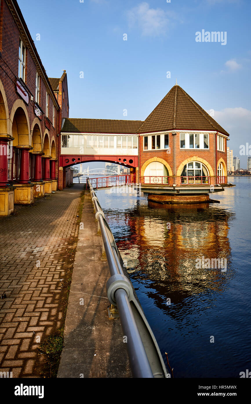 Sam Platt Pub befindet sich Trafford Wharf Road Manchester Docks, Manchester Ship Canal in Salford Quays Salford Manchester England, UK Stockfoto