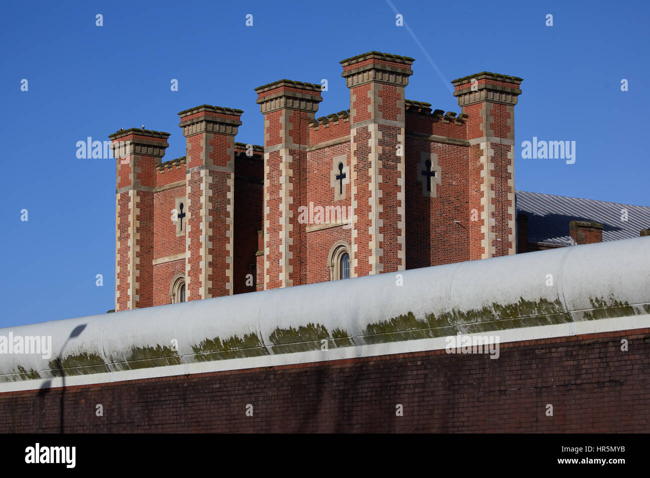 Sonniger Tag am HMP Liverpool Walton Gefängnis Männer früher Gefängnis zeigt der viktorianischen Architektur in Merseyside, England, UK Stockfoto