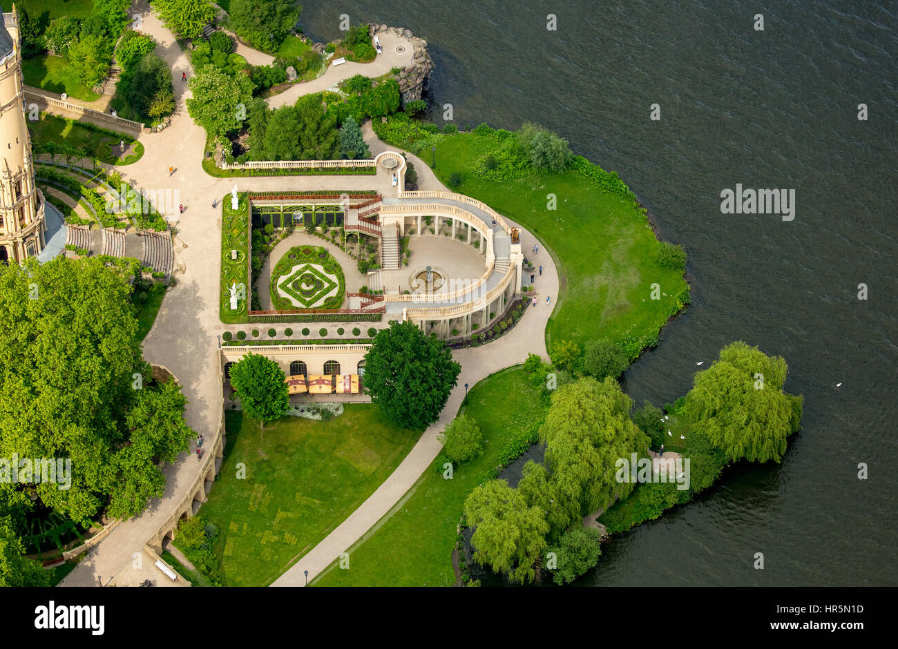 Schlossgarten am See Burgsee, Schloss Schwerin, Schwerin, Mecklenburg-Vorpommern, Deutschland Stockfoto
