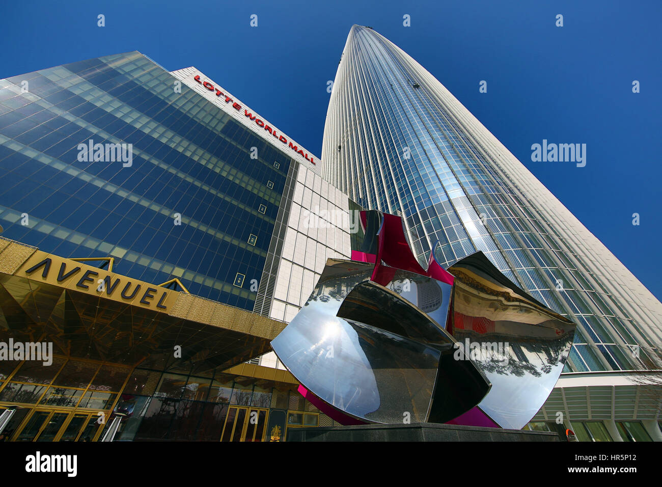 Lotte World Tower Hochhaus und Einkaufszentrum in Jamsil, Seoul, Korea Stockfoto
