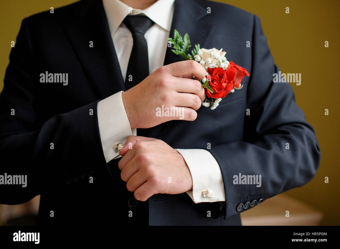 Bräutigam Hochzeit Morgen Kleidung Manschetten Hemd. Stockfoto