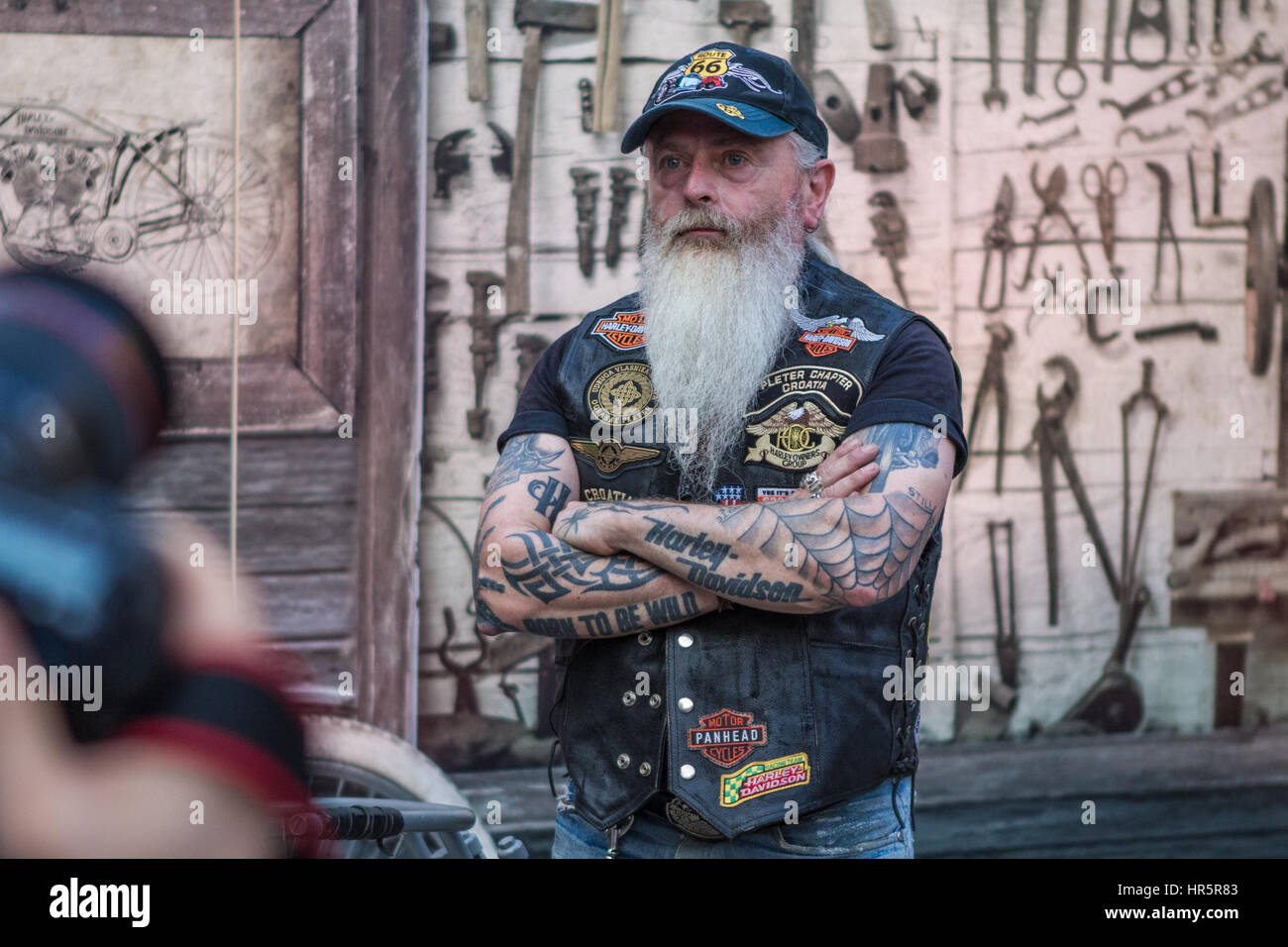 ZAGREB, Kroatien – 14. November. 2016: Discovery Kanal TV Präsentation Harley und das Davidsons mit retro und historische Motorräder Stockfoto