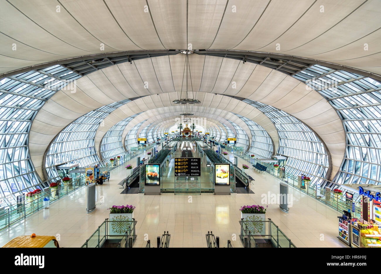 Terminal des Flughafen Suvarnabhumi in Bangkok, Thailand Stockfoto