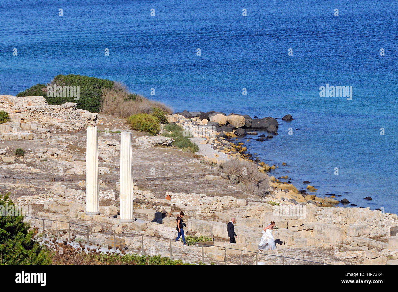 Ausgrabungen von Tharros, römische Siedlung rekonstruiert zwei Spalten, Sardinien, Italien, Europa Stockfoto