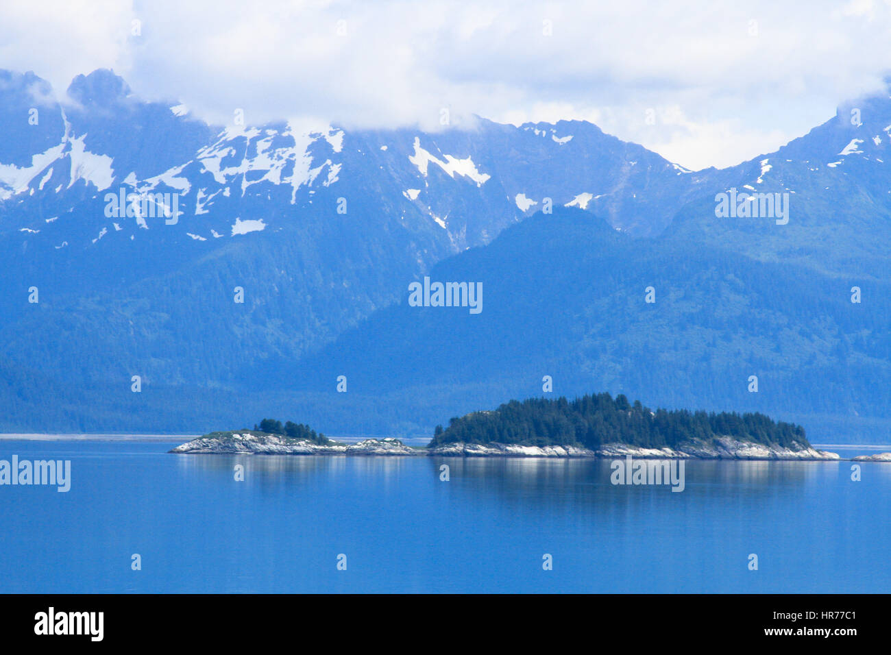 Alaska-Landschaft mit Bergen und stillen Wassern Stockfoto