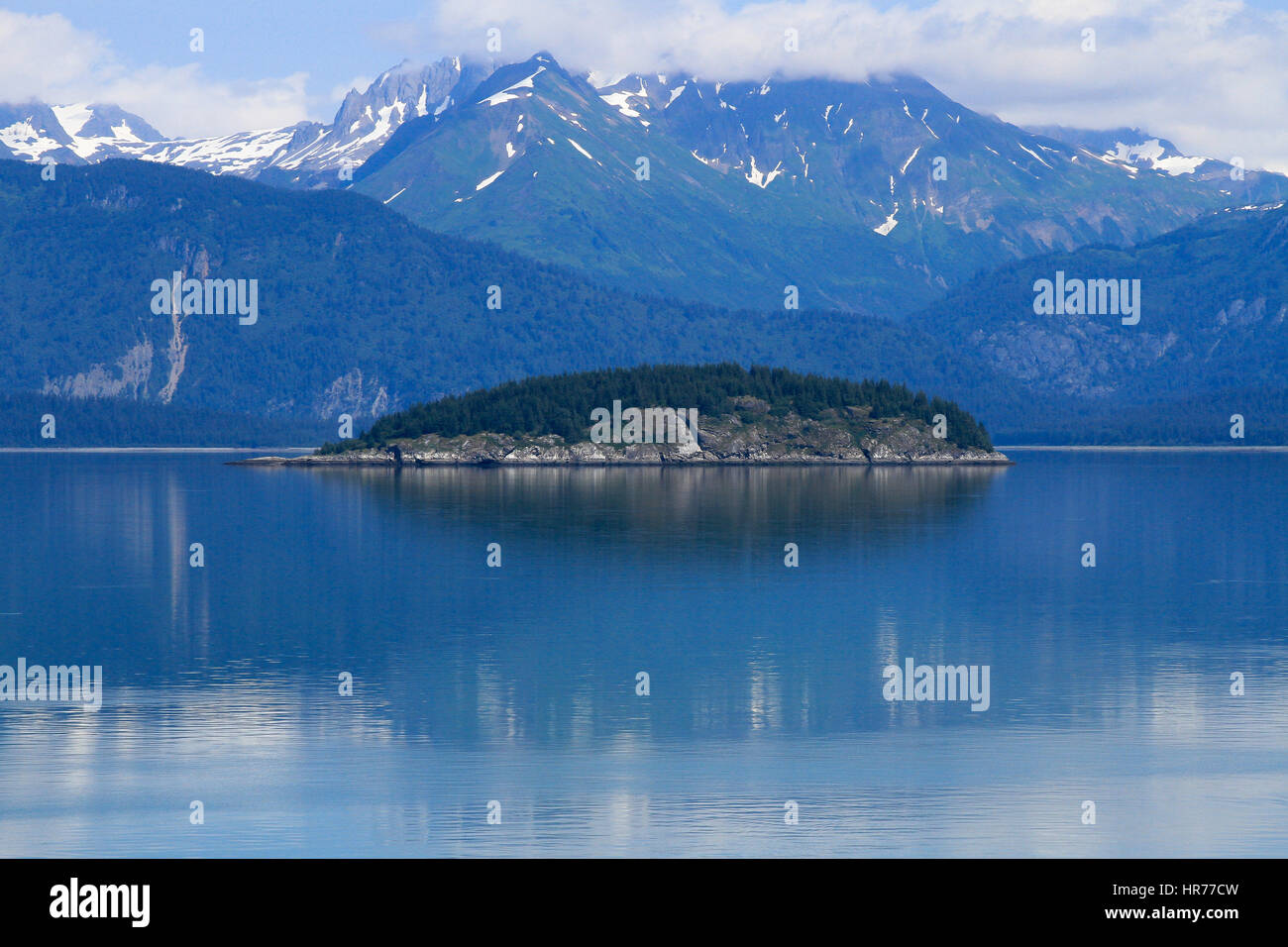 Alaska-Landschaft mit Bergen und stillen Wassern Stockfoto