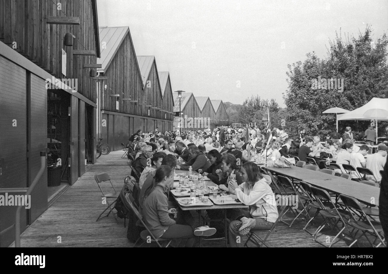 Die 2013 nach Party aus der jährlichen Traversee de Paris et Das Hauts de Seine Ruder-Event auf der Athletic Club Boulogne-Billancourt Stockfoto