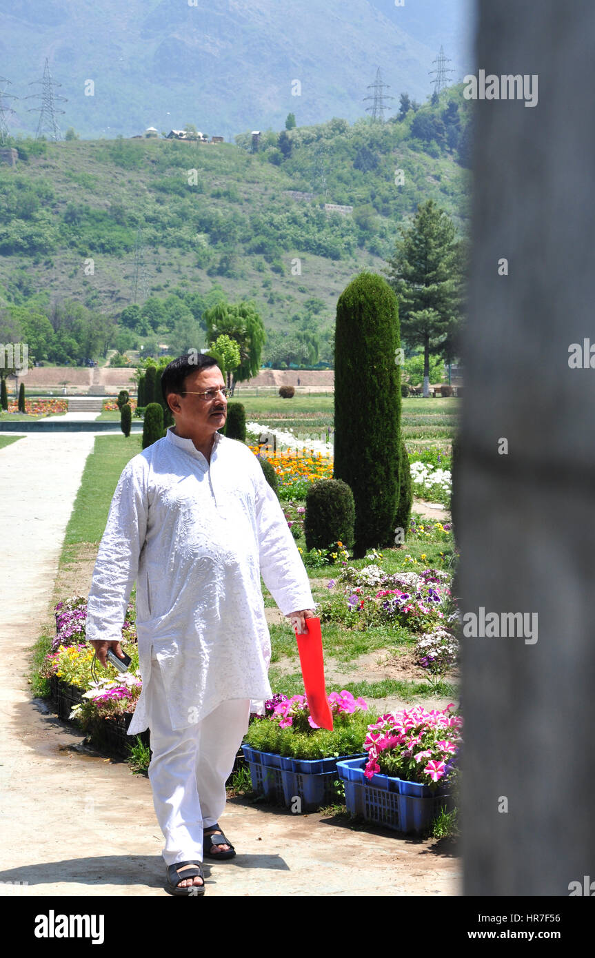 Kashmiri Mann beim Tulip Garden, Indien (Photo Copyright © Saji Maramon) Stockfoto