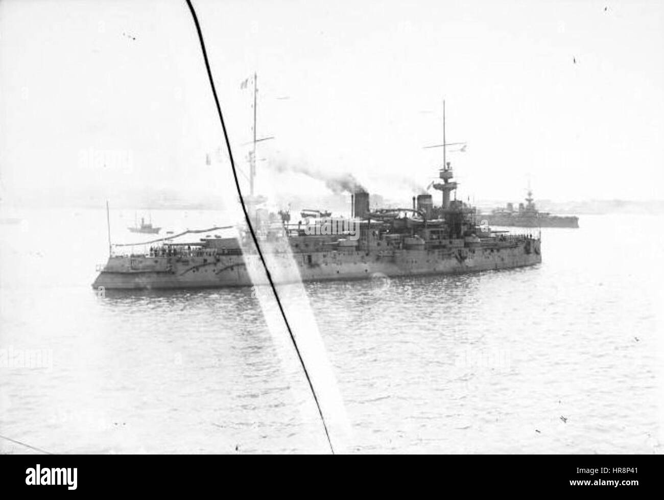 Dieses historische Bild aus der Sammlung von Agence Rol zeigt den französischen Admiral Suffren in Toulon und verweist wahrscheinlich auf seine Marineoperationen im 18. Jahrhundert. Suffren war bekannt für seine Rolle in der Seekriegsführung gegen die Briten während der englisch-französischen Konflikte. Stockfoto