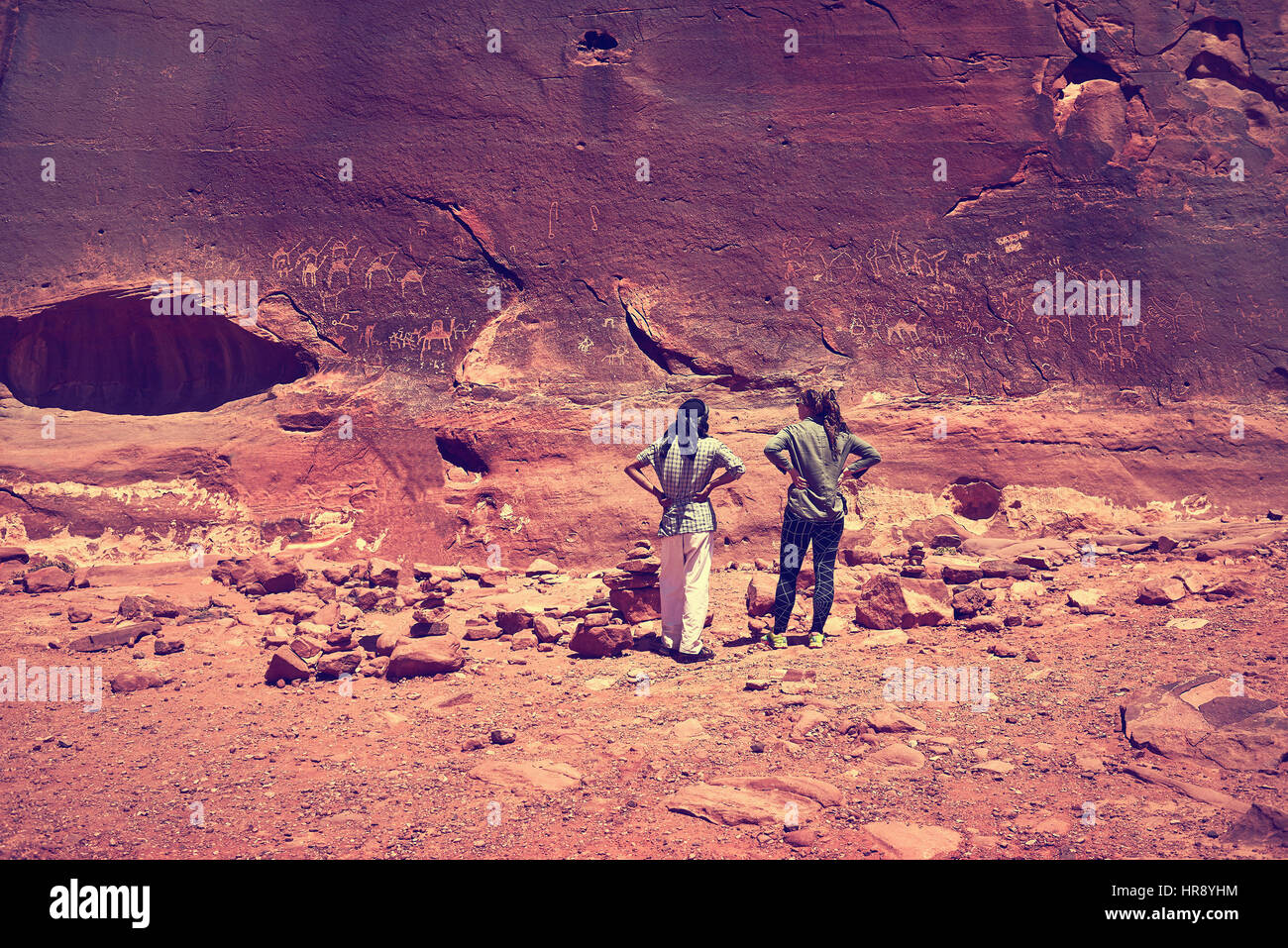 Rock Paintings, Wadi Rum, Arabische Wüste, Jordanien Stockfoto