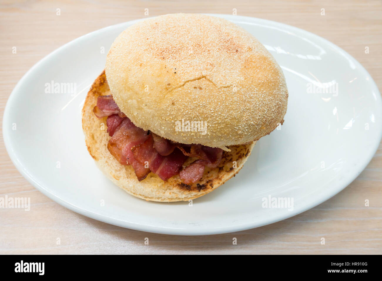 Guten Mittag Snack Schinken Sandwich in einem weißen Brötchen oder bap Stockfoto