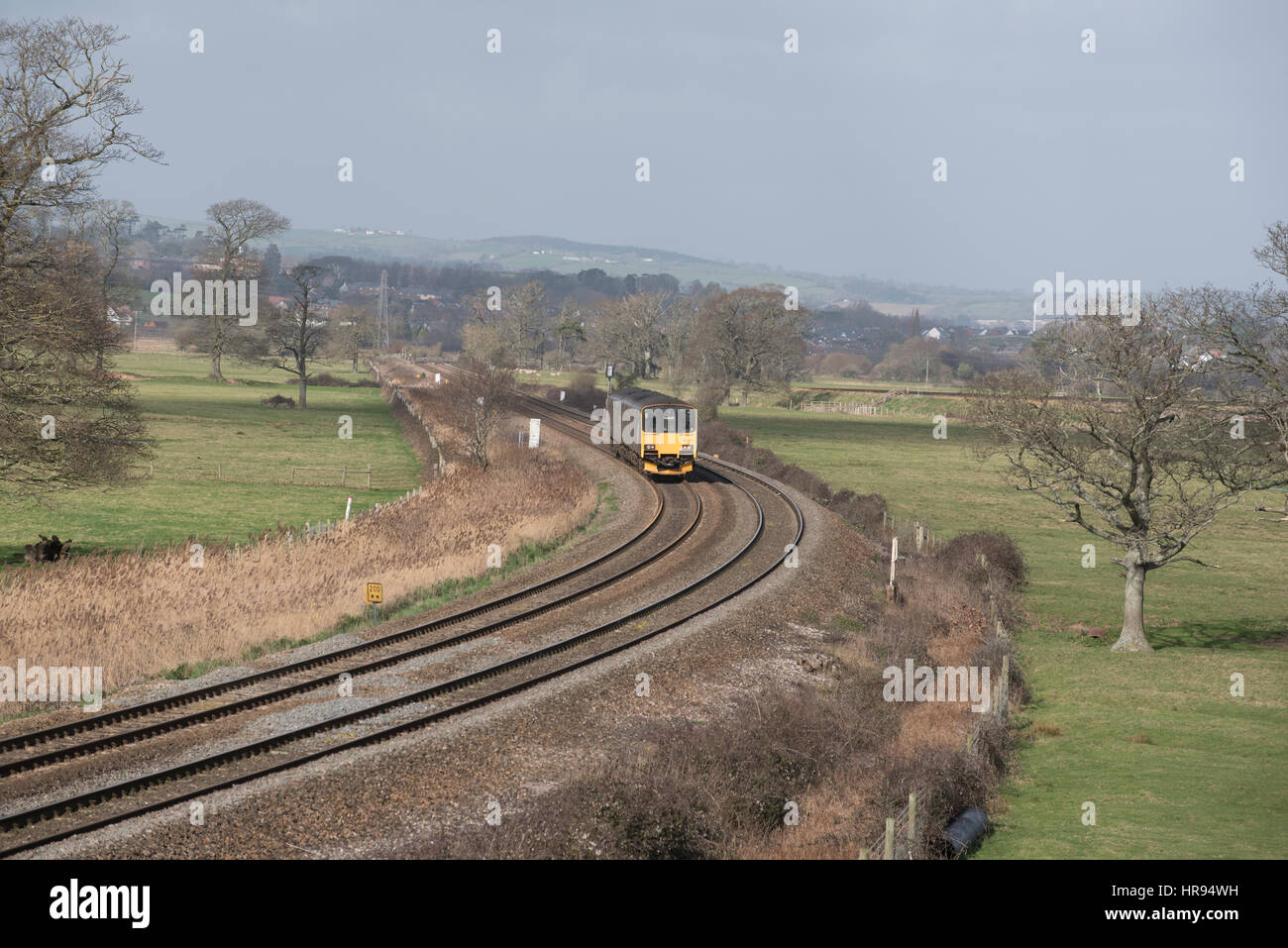First Great Western Firma Personenzug durch englische Landschaft südlich von Exeter in Süd Devon UK Stockfoto