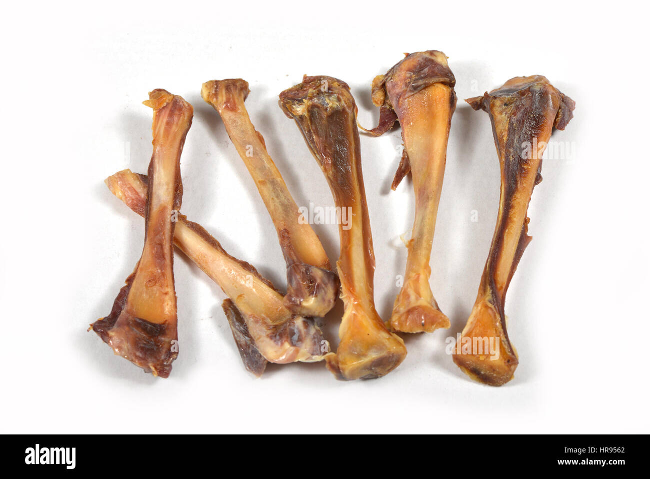 PET und Tiernahrung für Hunde und Katzen: Trockenfutter, Trockenfutter, Knochen, Knochen, Stöcke, Leder, Cookies, Penisse, Ohren, Sehnen Stockfoto