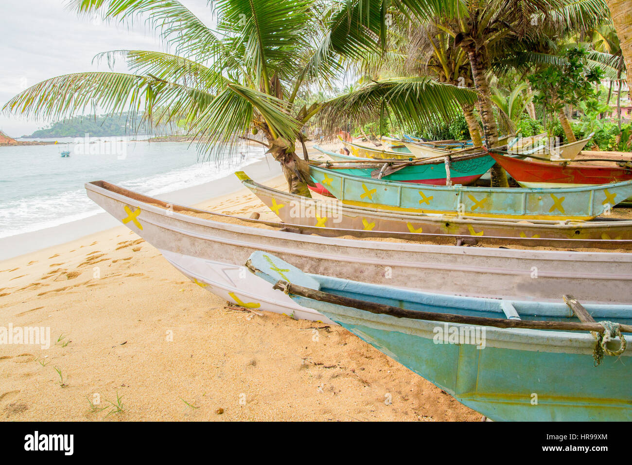 kleine Boote am tropischen Strand Stockfoto