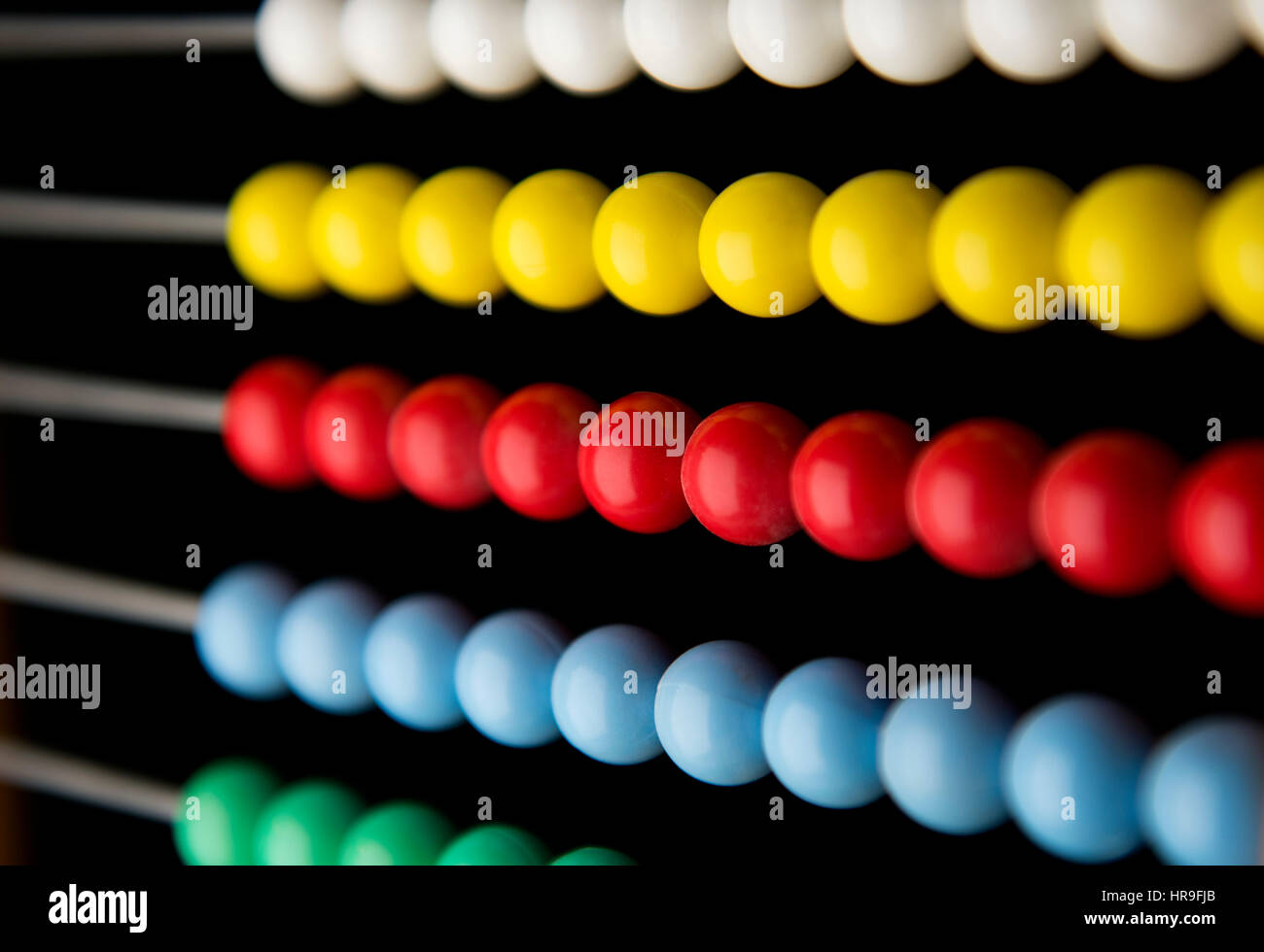 Abacus-Perlen in einem Frame. Februar 2017 farbige Abacus Perlen für die Berechnung besonders in Nahost Trhe verwendet. Stockfoto