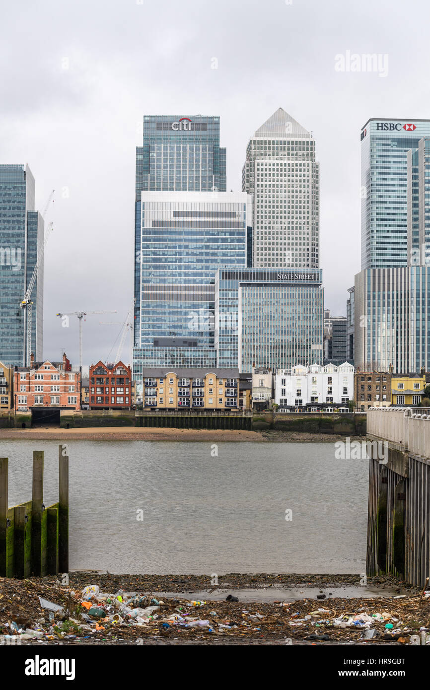 Banken in Canary Wharf, London, einer der beiden Finanzplätze der Stadt. Stockfoto
