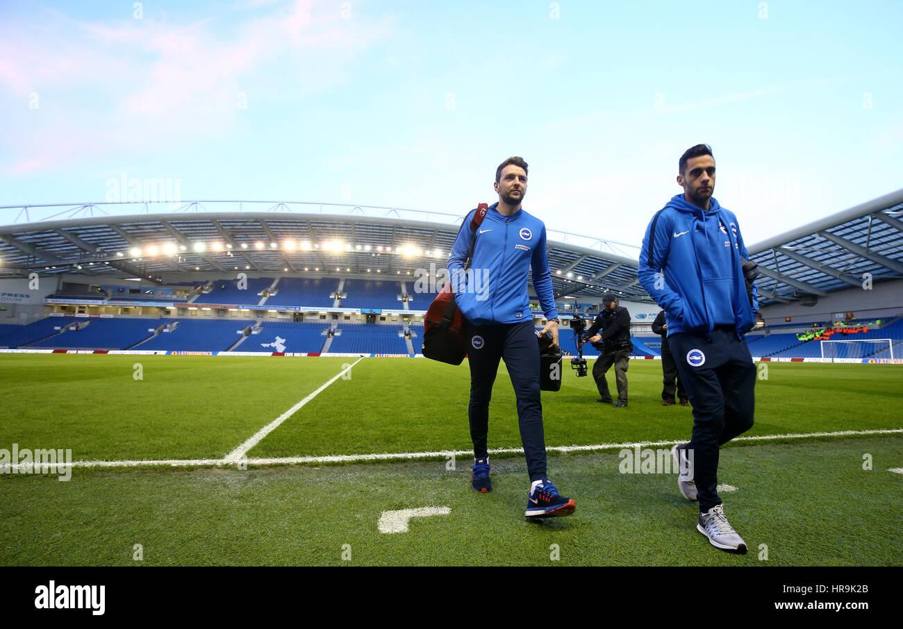 Brighton & Hove Albion Dale Stephens (links) und Sam Baldock vor der Himmel Bet Meisterschaft match bei AMEX Stadion, Brighton. Stockfoto