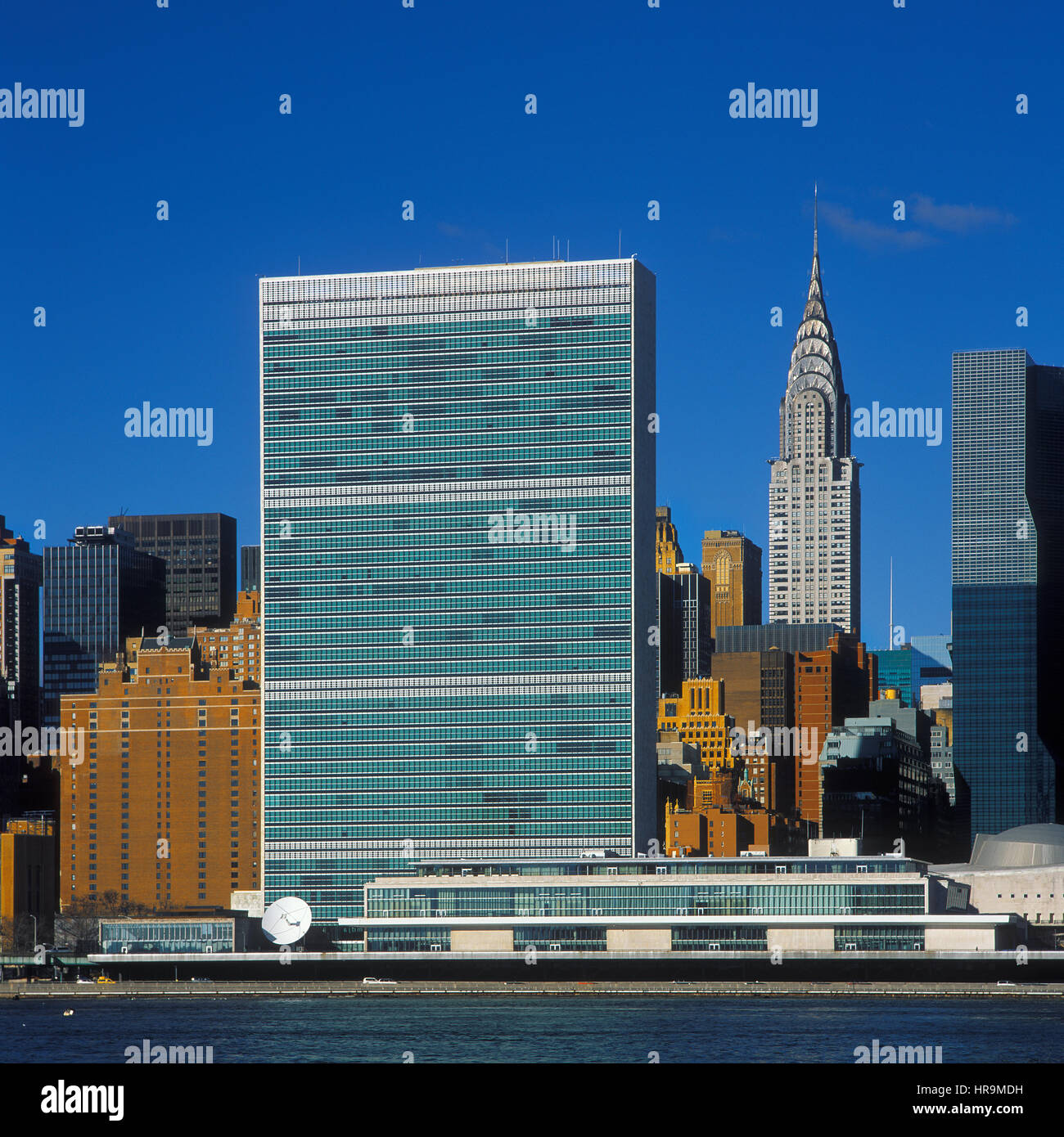 Blick auf Midtown Manhattan am sonnigen Tag. Stockfoto