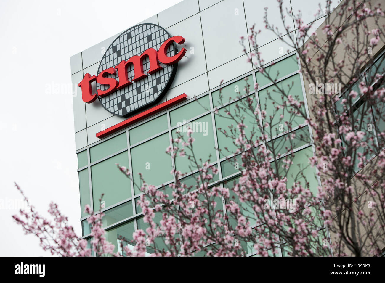 Ein Logo Zeichen außerhalb einer Einrichtung besetzt durch die Taiwan Semiconductor Manufacturing Company (TSMC) in San Jose, Kalifornien, am 18. Februar 2017. Stockfoto