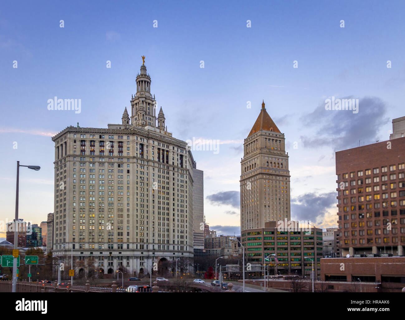 Manhattan Municipal Building bei Sonnenuntergang - New York, USA Stockfoto