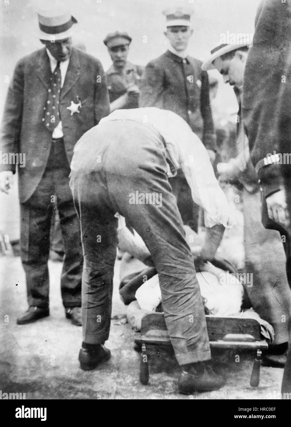 Wiederbelebung eines Opfers SS Eastland, 24. Juli 1915 Stockfoto