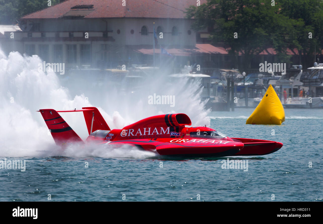 Wasserflugzeug Racing Boot mit Roostertail, Gold Cup Detroit, Detroit, Michigan Stockfoto