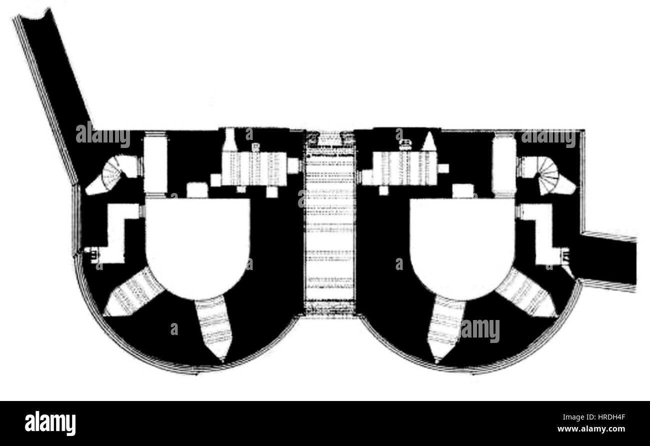Der Plan des Torhauses von Dunstanburgh Castle veranschaulicht das architektonische Layout dieses mittelalterlichen Bauwerks. Die detaillierte Karte zeigt den Eingang zur Burg, ein Schlüsselmerkmal in der Verteidigungskonstruktion der Festung und zeigt ihre militärische Strategie. Stockfoto