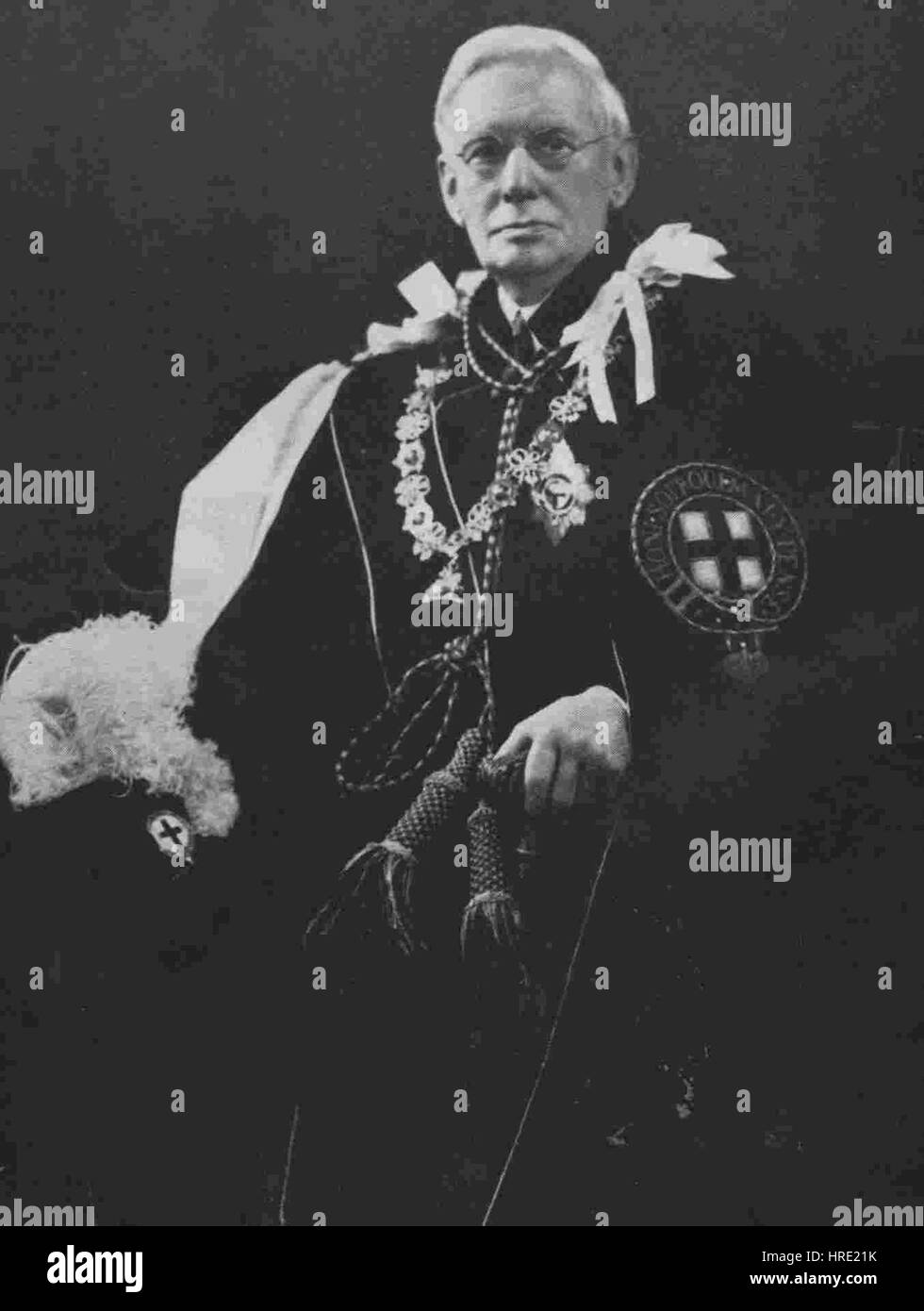 Viscount Addison im Ornat des Order of the Garter Stockfoto