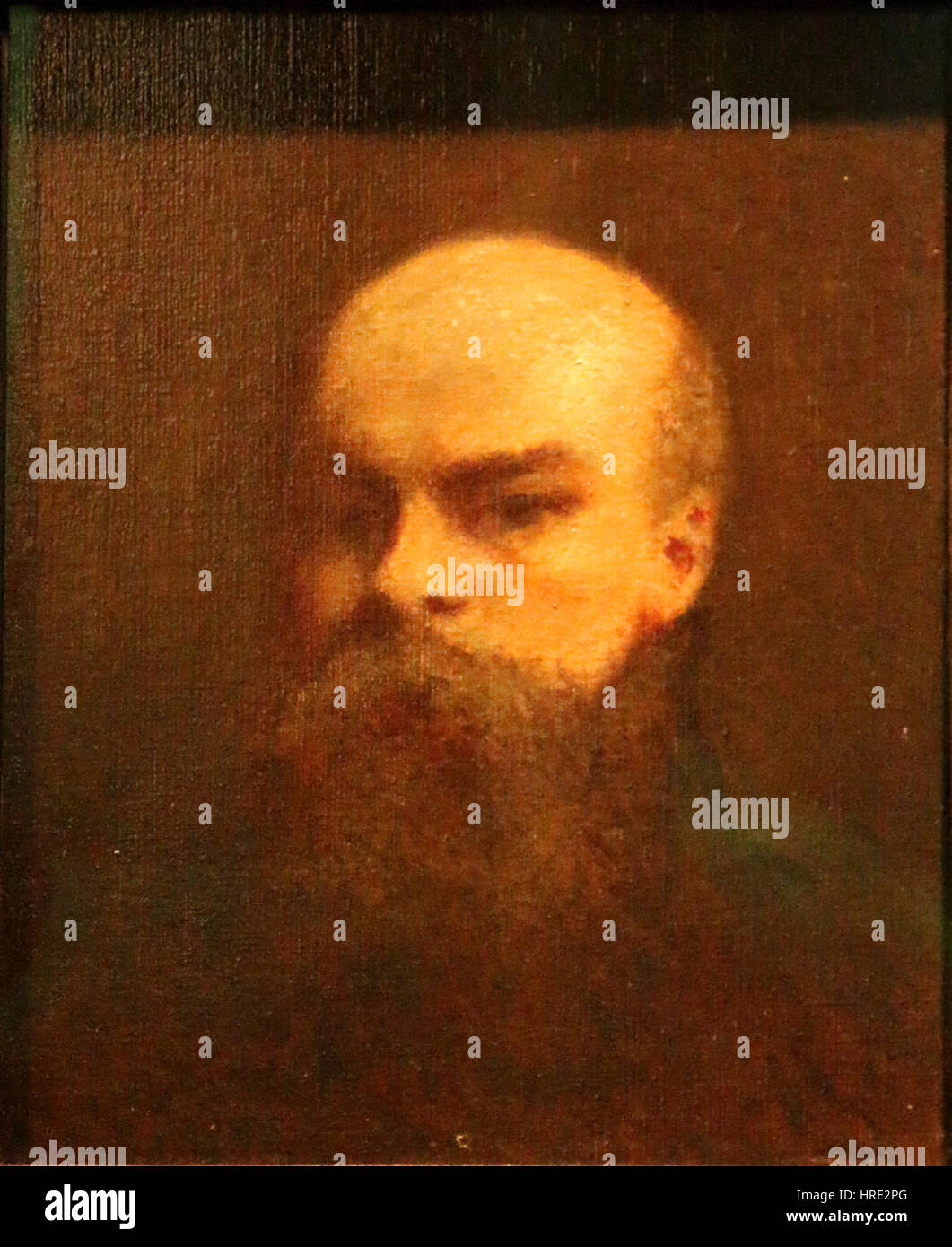 Henry de Groux’ „Verlaine“ fängt den französischen Dichter Paul Verlaine in reflektierender Stimmung ein und betont seine emotionale Tiefe. Das Gemälde vermittelt ein Gefühl von Melancholie, wobei starke Kontraste und dunkle Töne den komplexen Charakter des Dichters hervorheben. Stockfoto