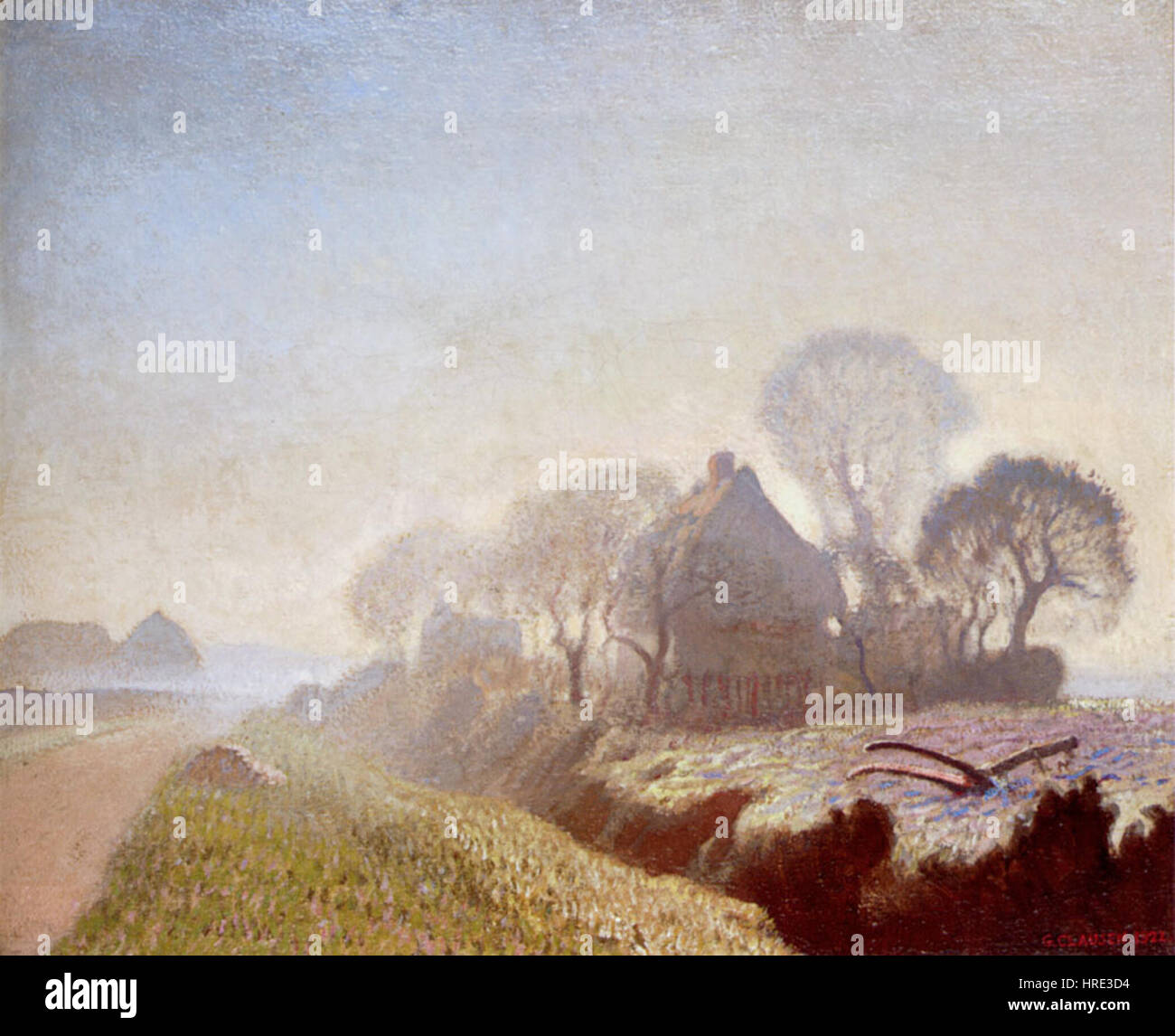 „Morning in November“ von George Clausen fängt die ruhige Schönheit eines Herbstmorgens ein. Das Gemälde konzentriert sich auf die ländliche englische Landschaft, mit sanftem Licht, das durch Bäume filtert, und einer subtilen Darstellung der Landschaft im November. Stockfoto