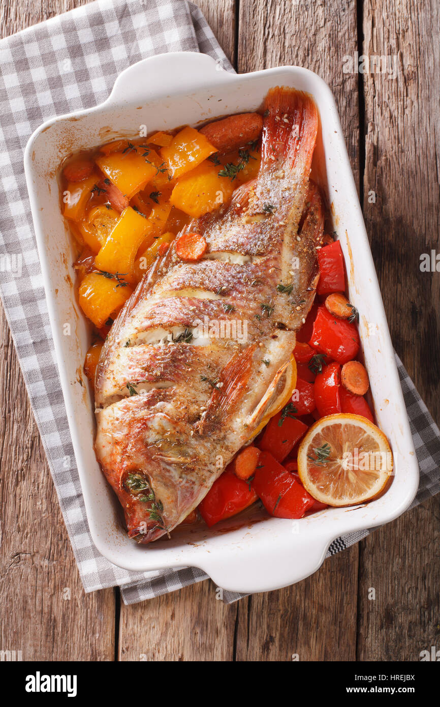 Gebratener Roter Tilapia Stockfotos und -bilder Kaufen - Alamy