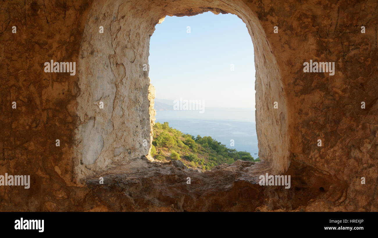 Blick aus dem Fenster in Kayakoy, Türkei Stockfoto