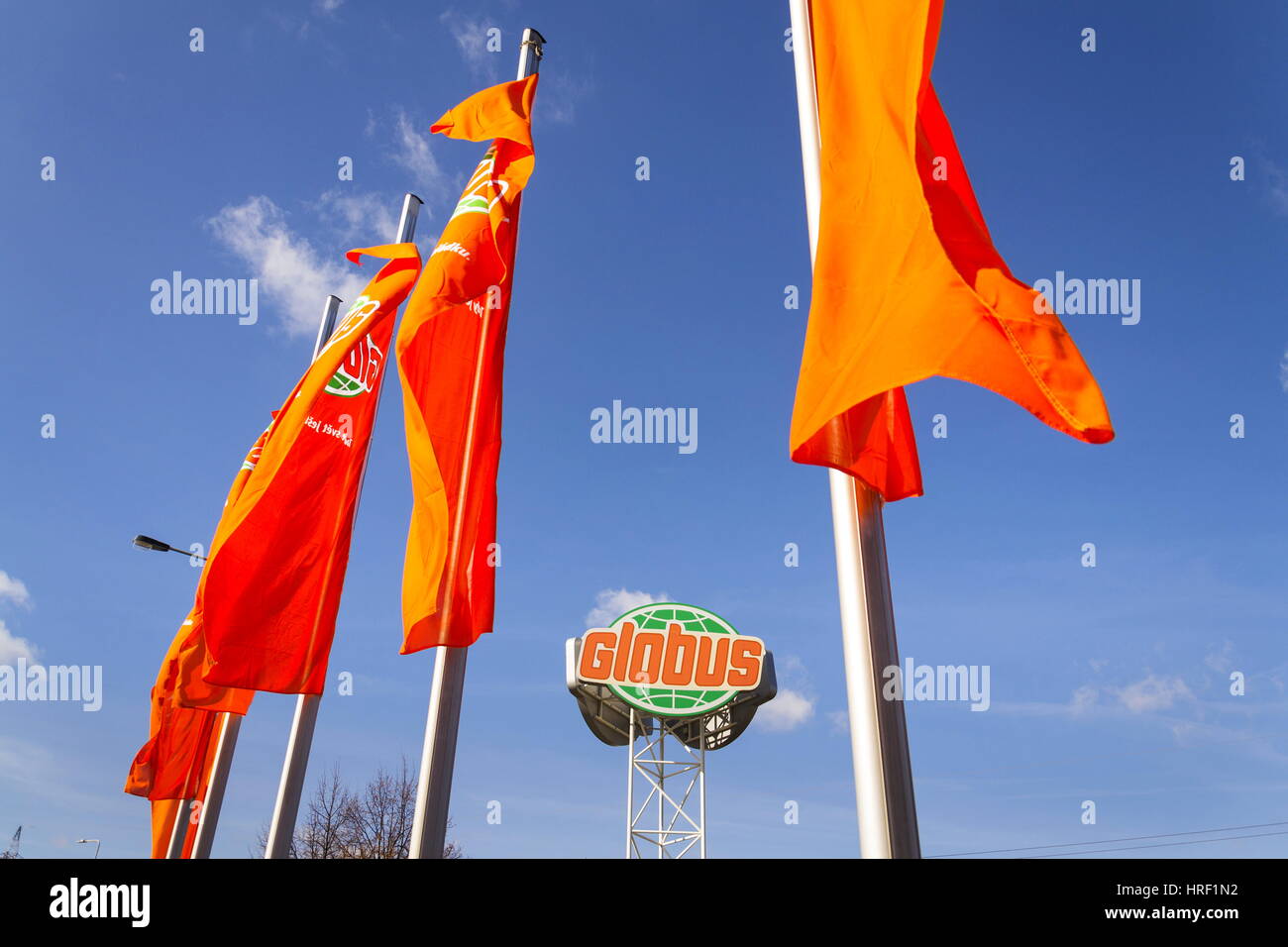 Prag, Tschechische Republik - 25 Februar: Globus SB-Warenhaus Firmenlogo vor Laden am 25. Februar 2017 in Prag, Tschechien. Kette passt o Stockfoto