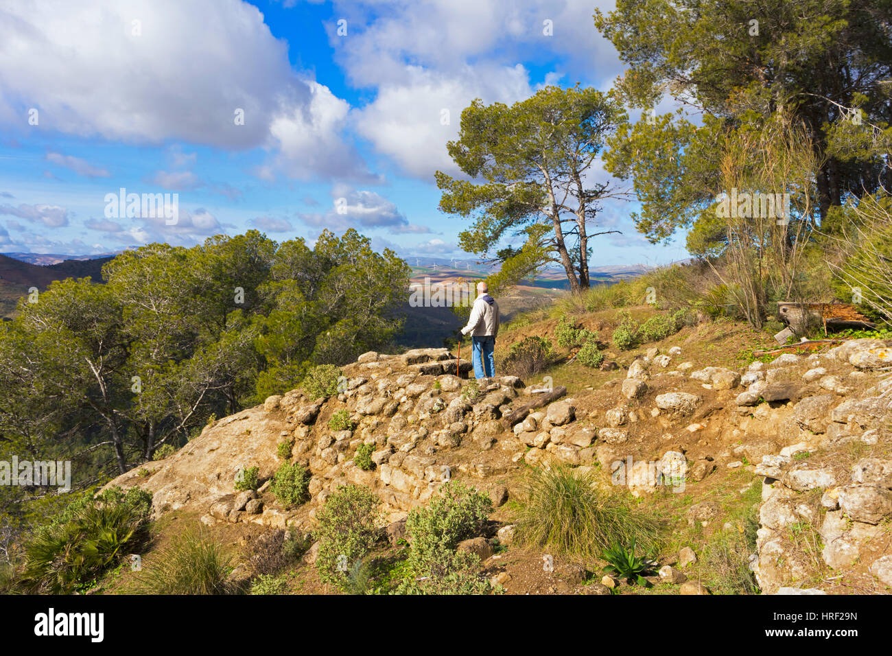 Bobastro, Provinz Malaga, Andalusien, Südspanien. Ruinen der Mauern und Gebäude in der Stadt Mozarabe. Stockfoto
