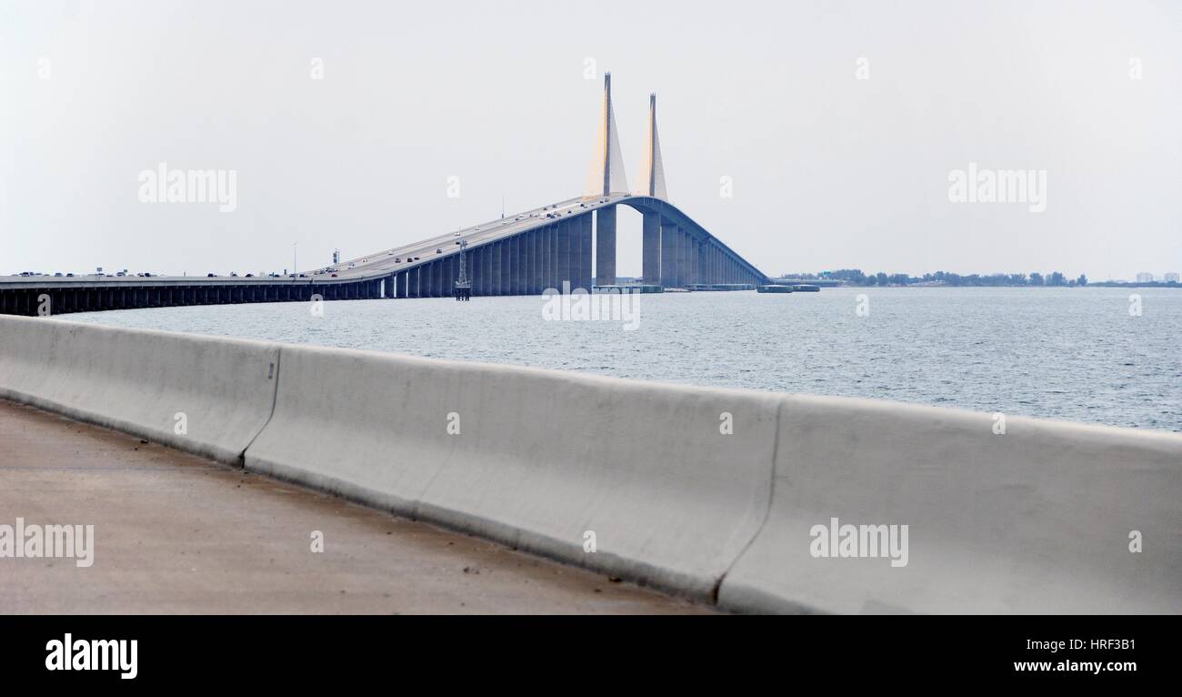 Sonnenschein Skyway Brücke über die Tampa Bay, Florida Stockfoto