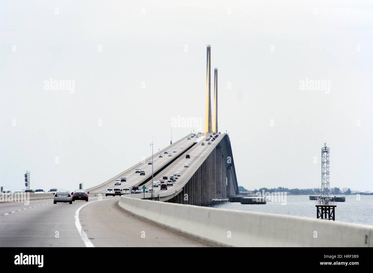 Sonnenschein Skyway Brücke über die Tampa Bay, Florida Stockfoto