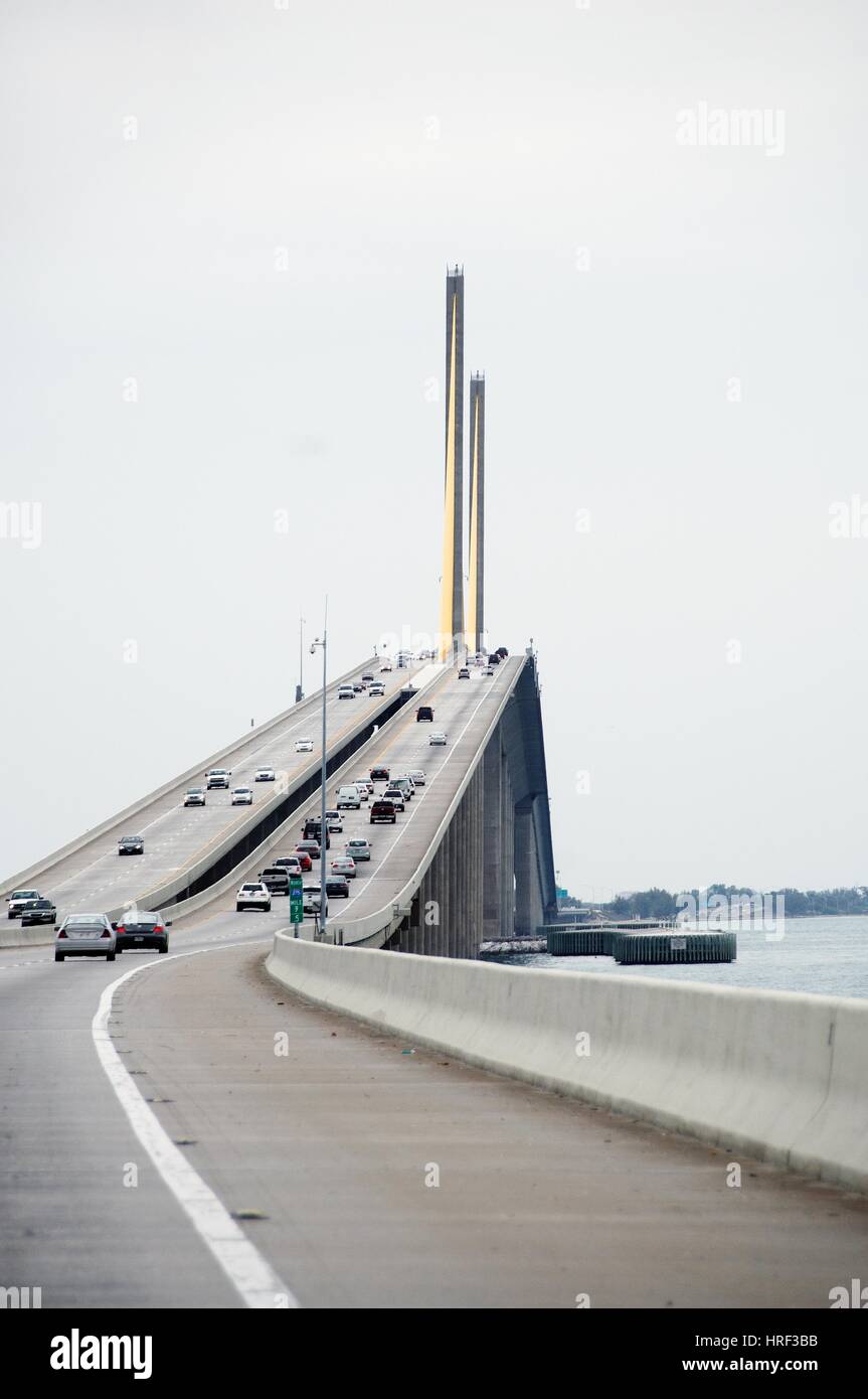 Sonnenschein Skyway Brücke über die Tampa Bay, Florida Stockfoto