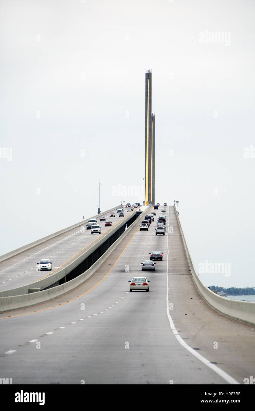 Sonnenschein Skyway Brücke über die Tampa Bay, Florida Stockfoto