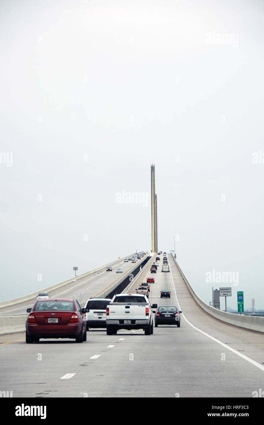 Sonnenschein Skyway Brücke über die Tampa Bay, Florida Stockfoto