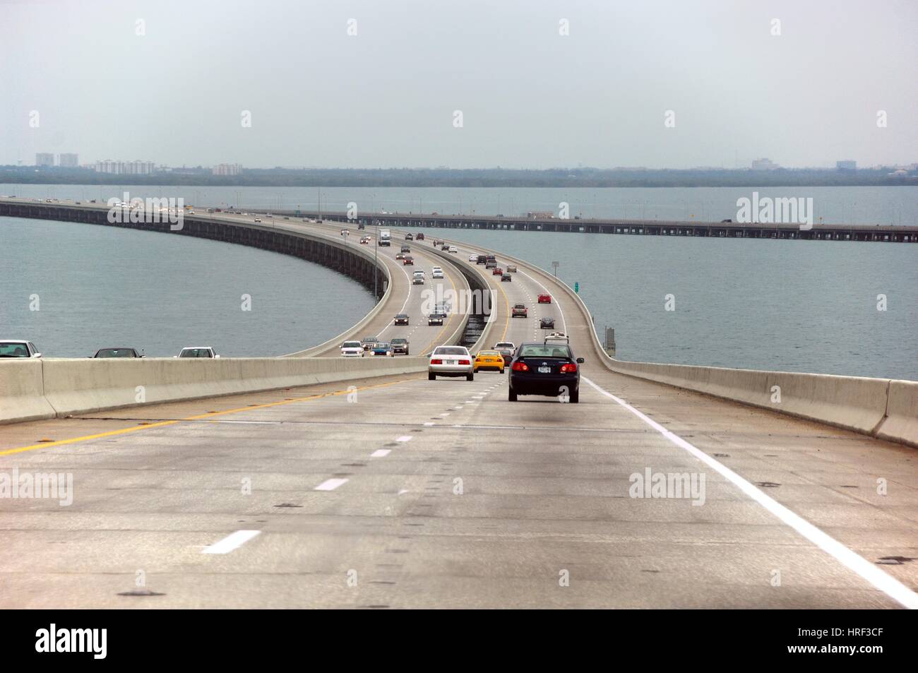 Sonnenschein Skyway Brücke über die Tampa Bay, Florida Stockfoto