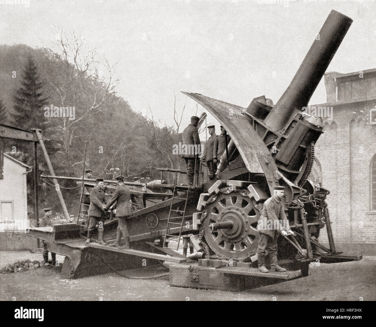 Big Bertha, eine schwere Haubitze Waffe in Deutschland zu Beginn des ersten Weltkrieges entwickelt.  Aus Meyers Lexikon veröffentlicht 1927. Stockfoto